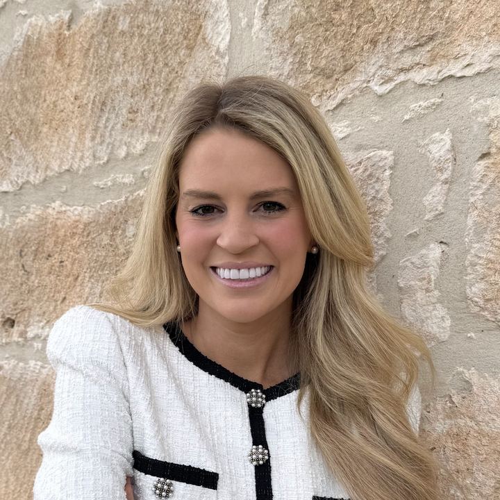 Savannah Sikes, Fredericksburg Texas luxury REALTOR